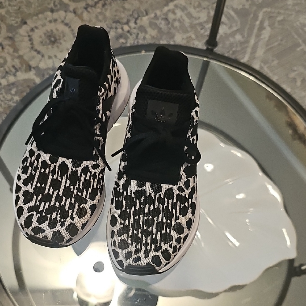 Adidas Size 7 1/2 fit Like an 8 Stylish Black and White Women's Sneakers